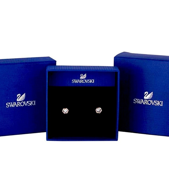 BRAND NEW TIMELESS PAIR OF SWAROVSKI CRYSTAL ROSE GOLD HEXAGONAL STUD EARRINGS🌻 - Picture 8 of 8